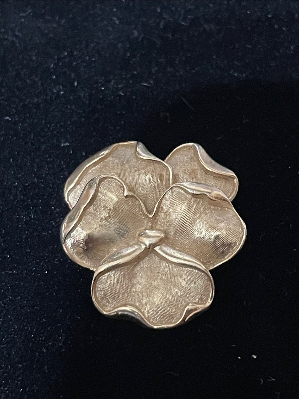 Trifari vintage Gold tone Floral Lapel Pin.